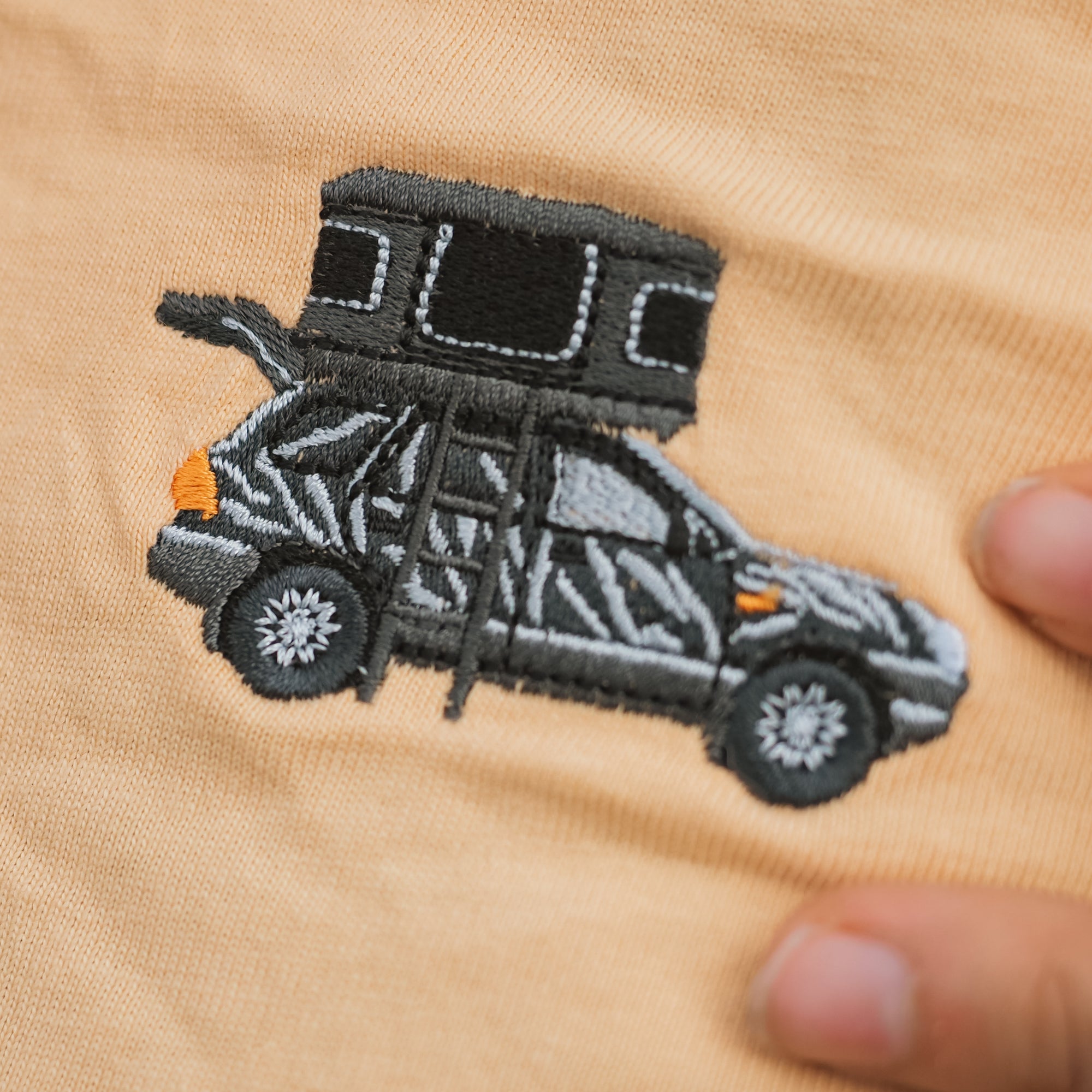 BOXIO x kommando.frei I T-shirt with embroidery