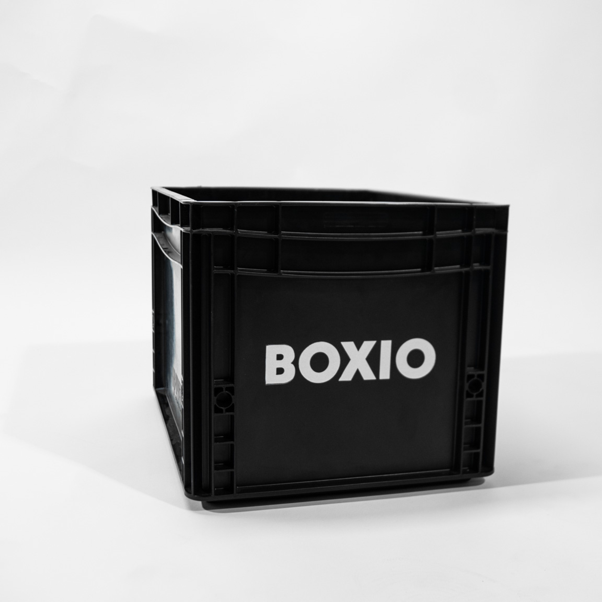 Eurobox "BOXIO" met boorgaten voor BOXIO - TOILET & WASH